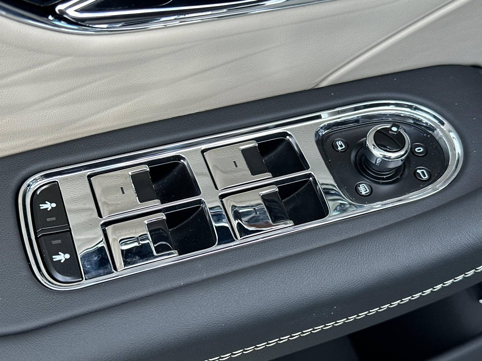 2026 Bentley Flying Spur Azure - Photo 15
