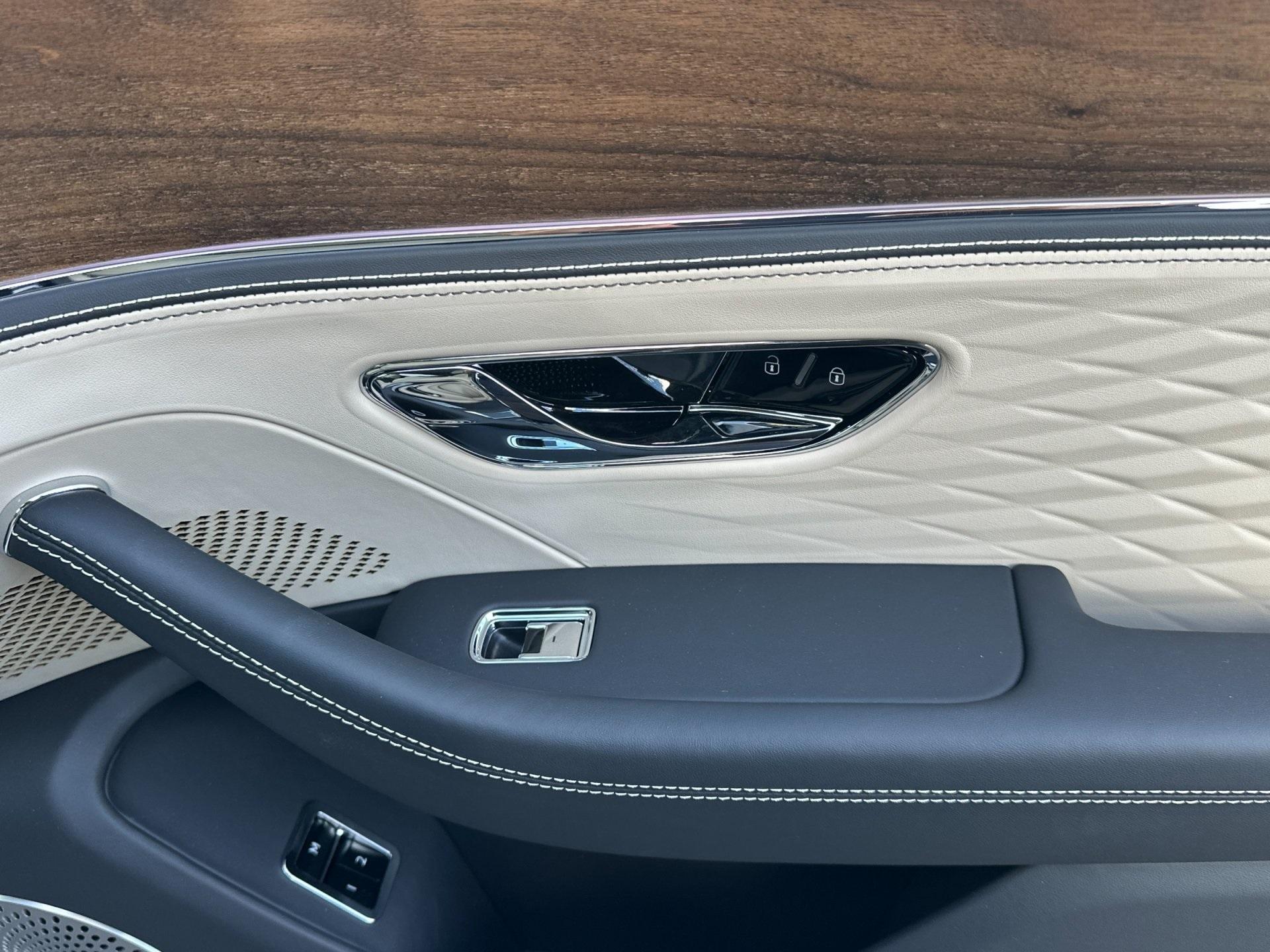 2026 Bentley Flying Spur Azure - Photo 17