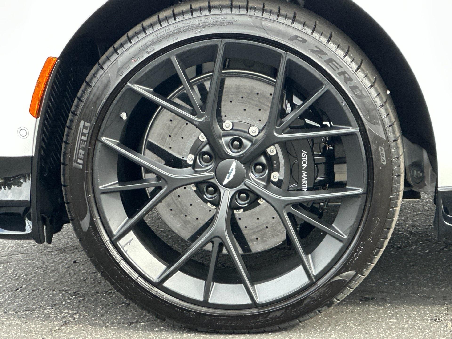 2025 Aston Martin DBX DBX707 photo 4