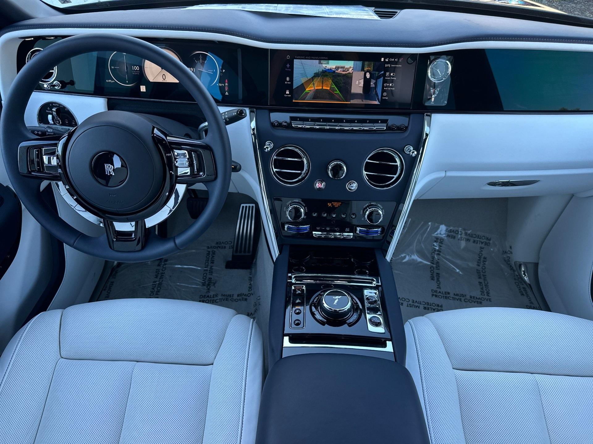 2025 Rolls Royce Cullinan photo 3