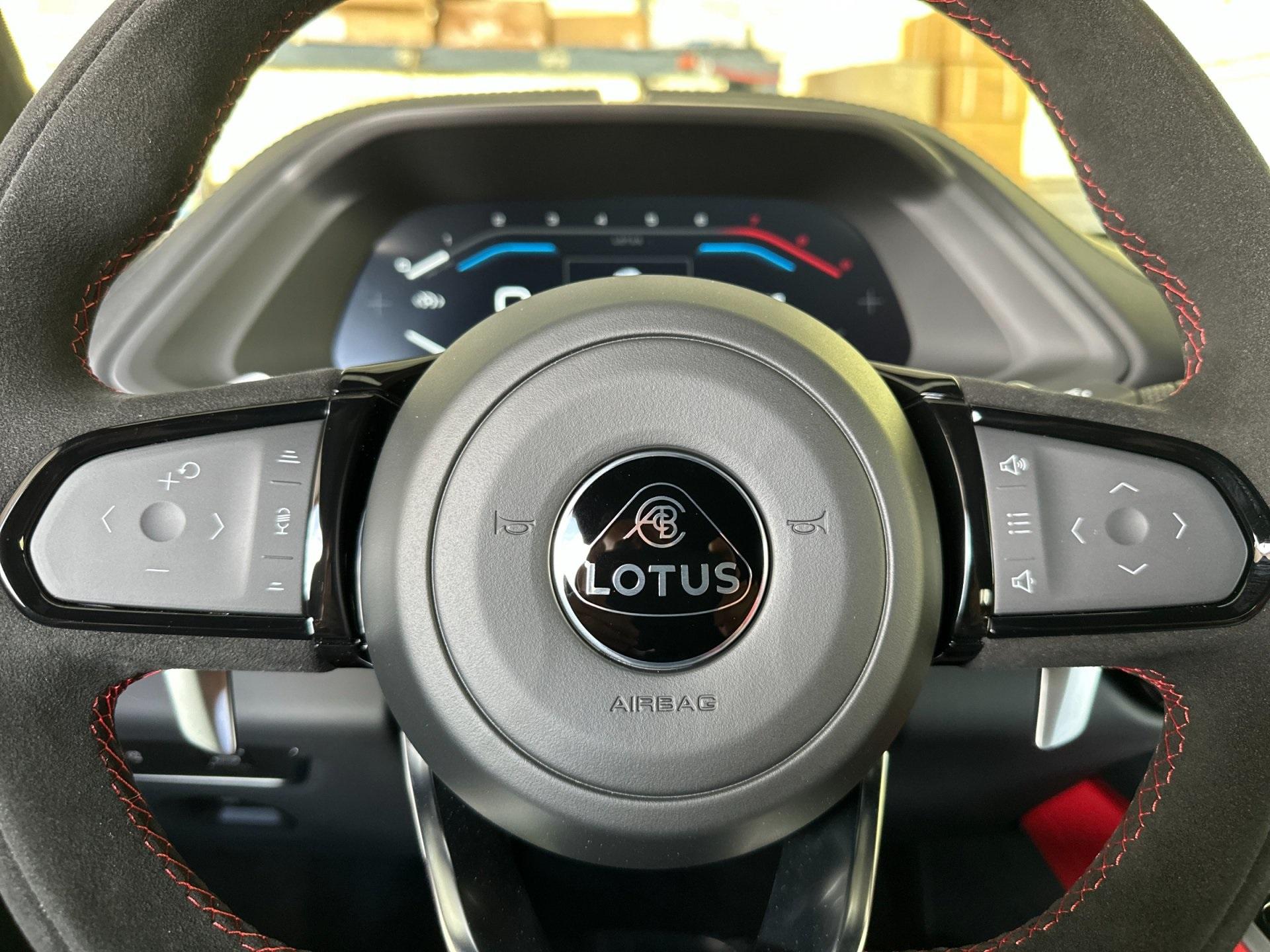 2025 Lotus Emira photo 19