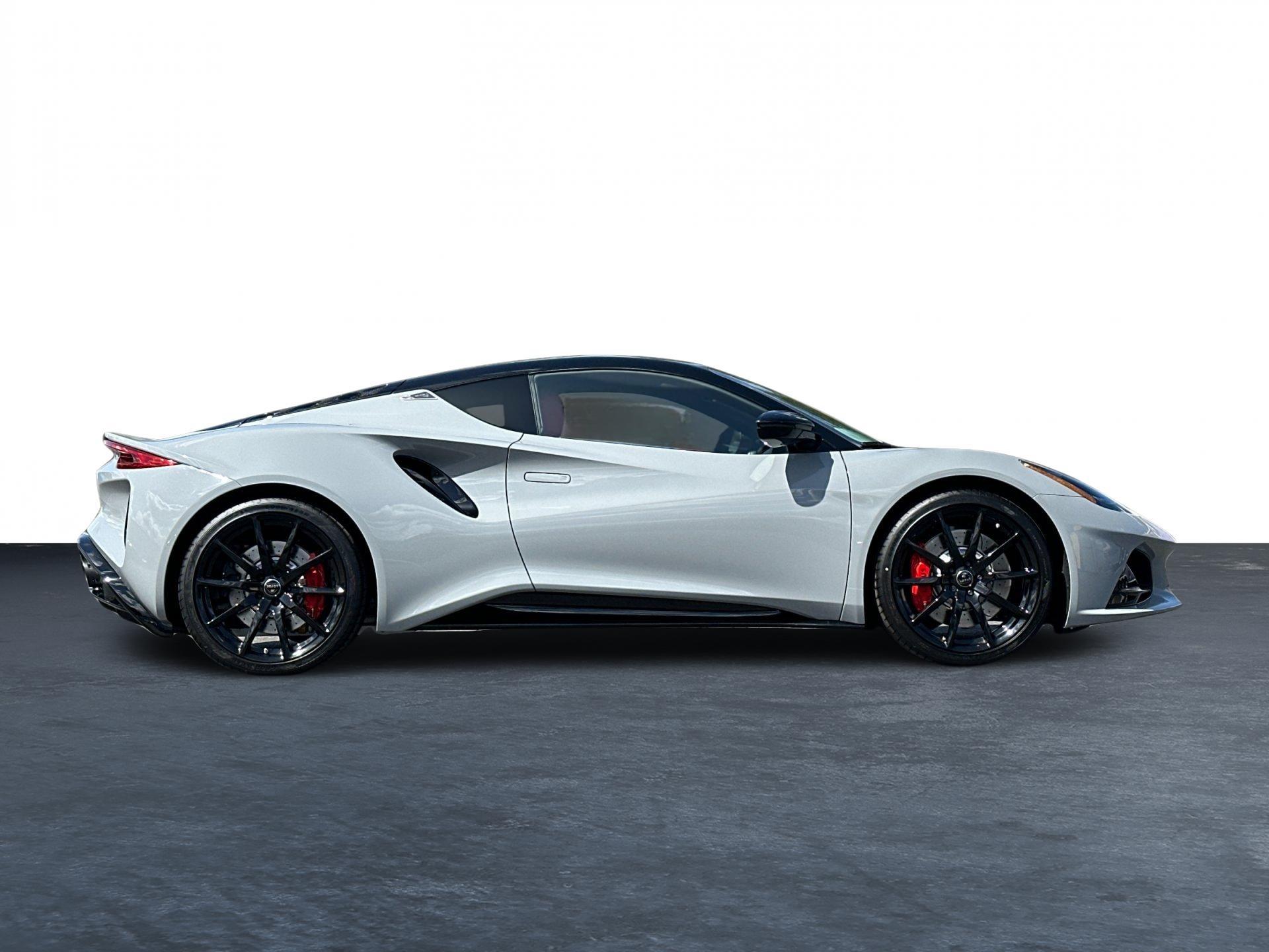 2025 Lotus Emira photo 7