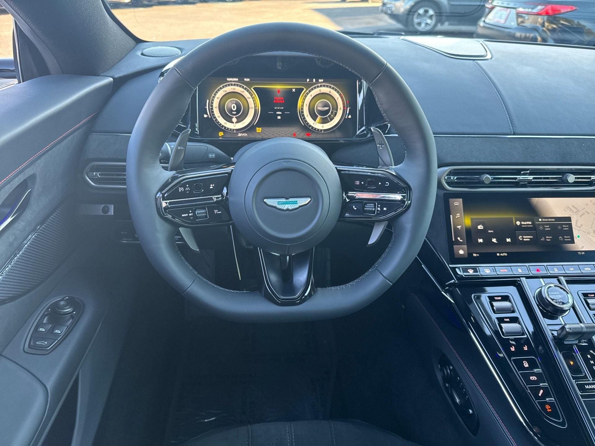 2025 Aston Martin Vantage photo 15