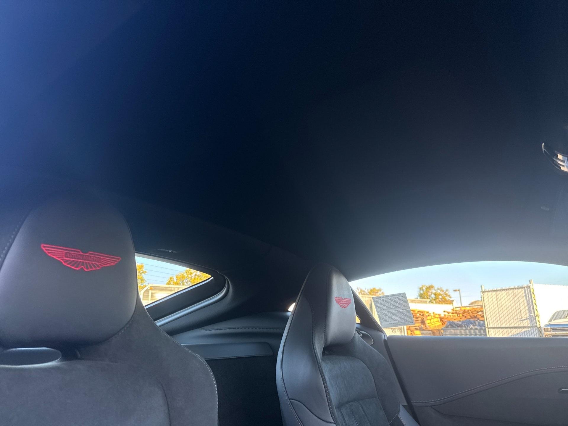2025 Aston Martin Vantage photo 18