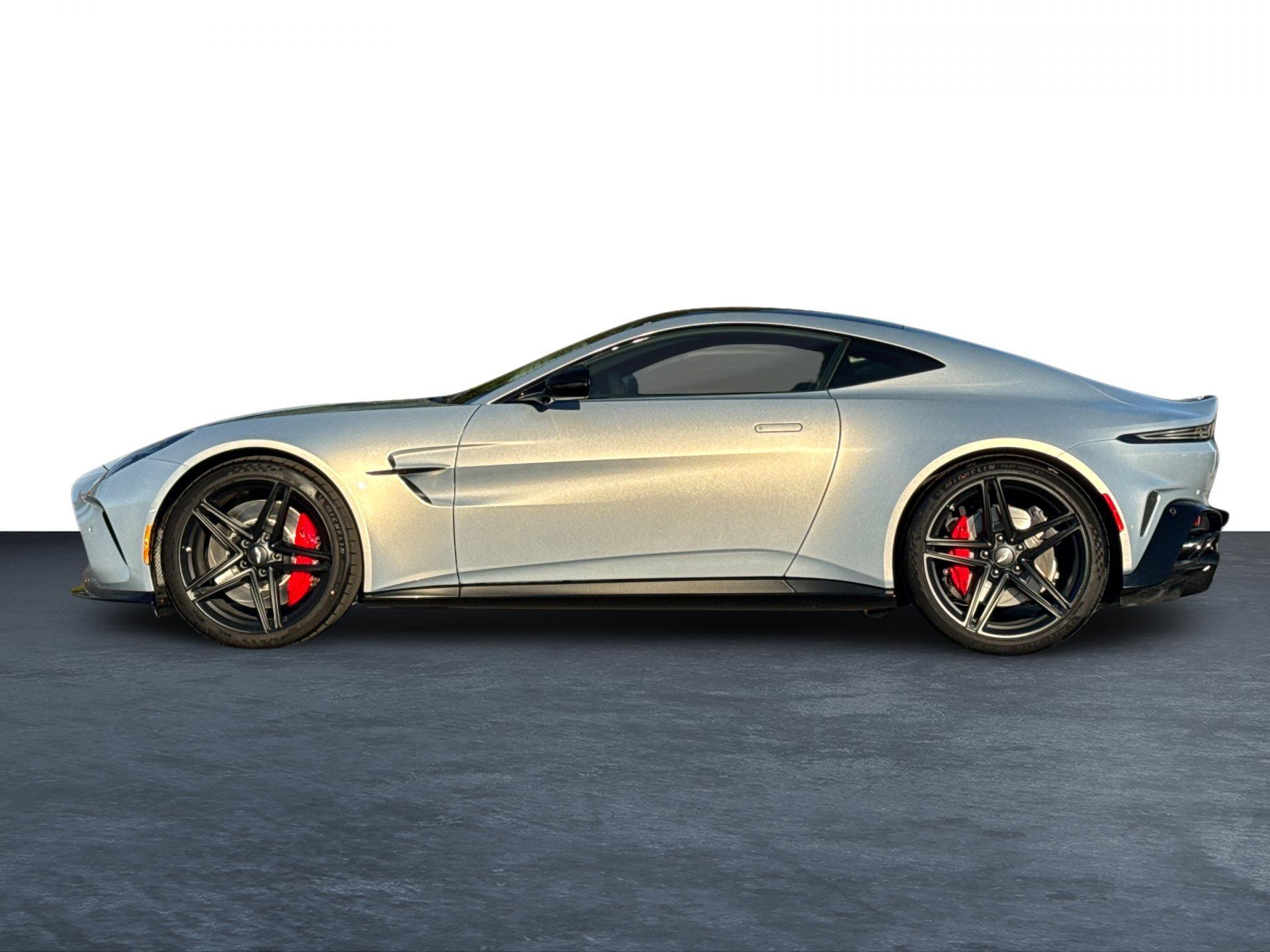 2025 Aston Martin Vantage photo 25