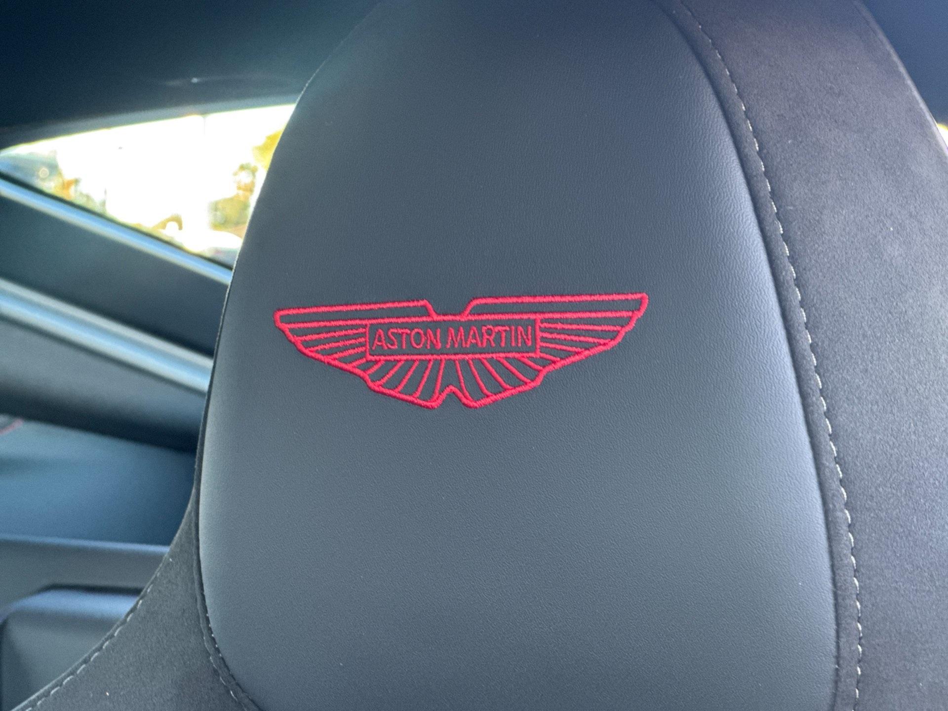 2025 Aston Martin Vantage photo 5