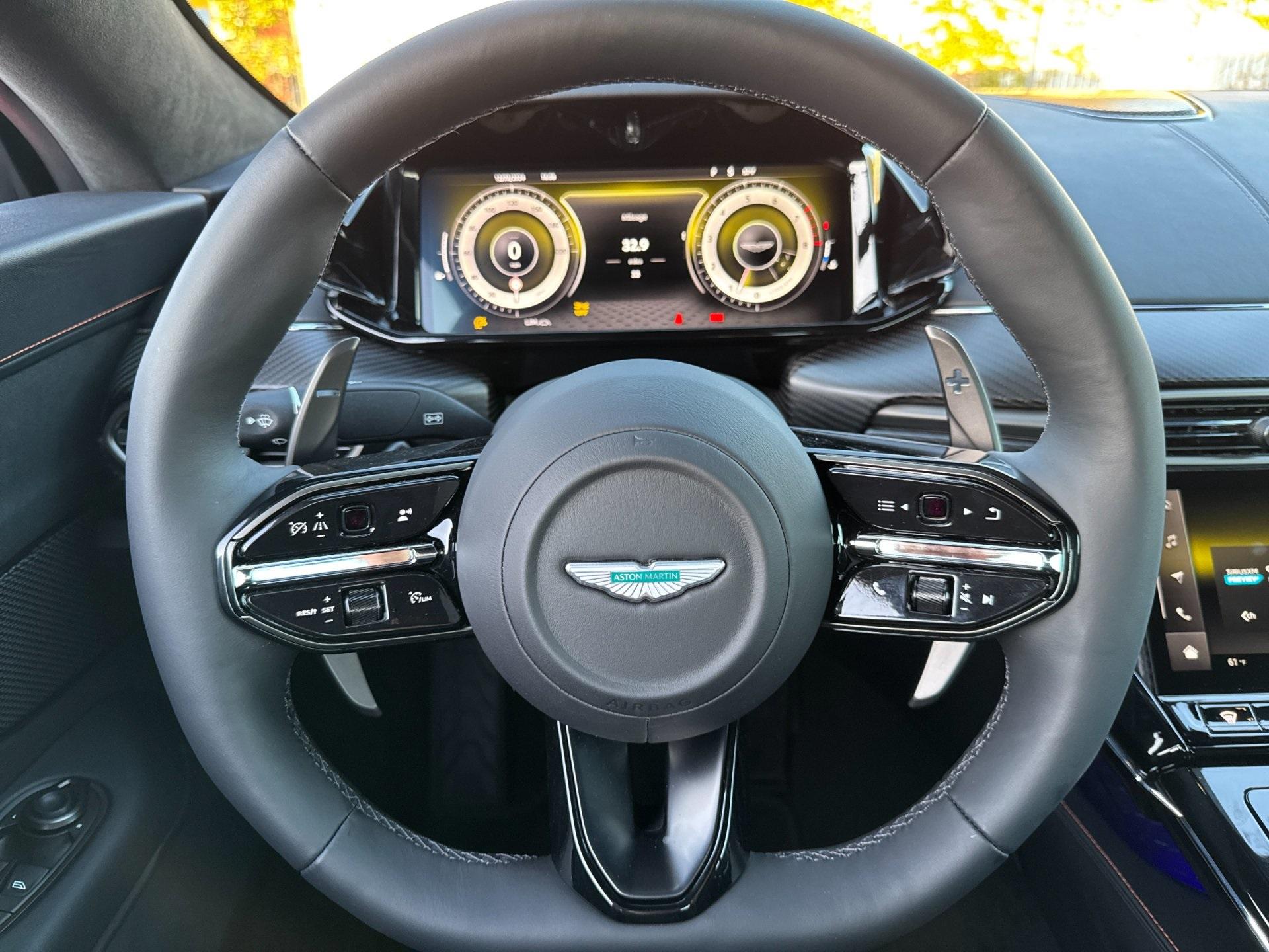 2025 Aston Martin Vantage photo 10