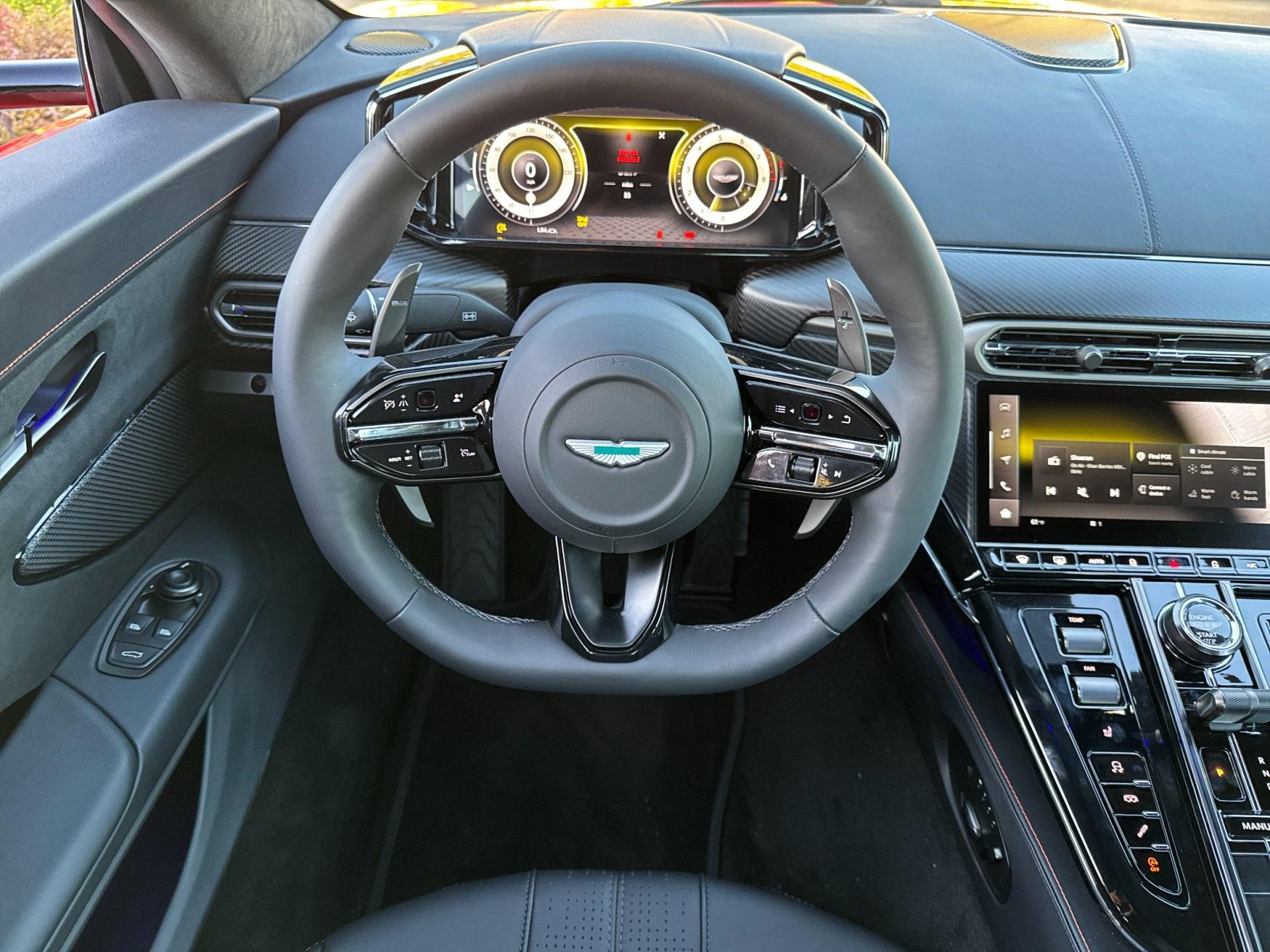 2025 Aston Martin Vantage photo 14