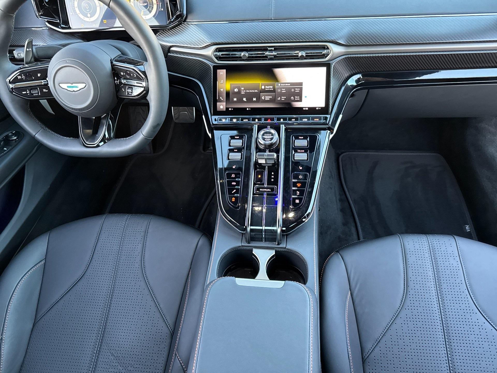 2025 Aston Martin Vantage photo 15