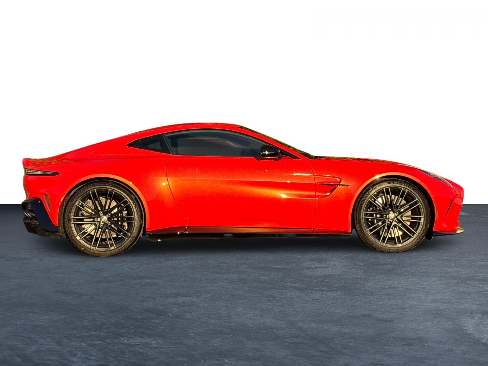 2025 Aston Martin Vantage photo 29
