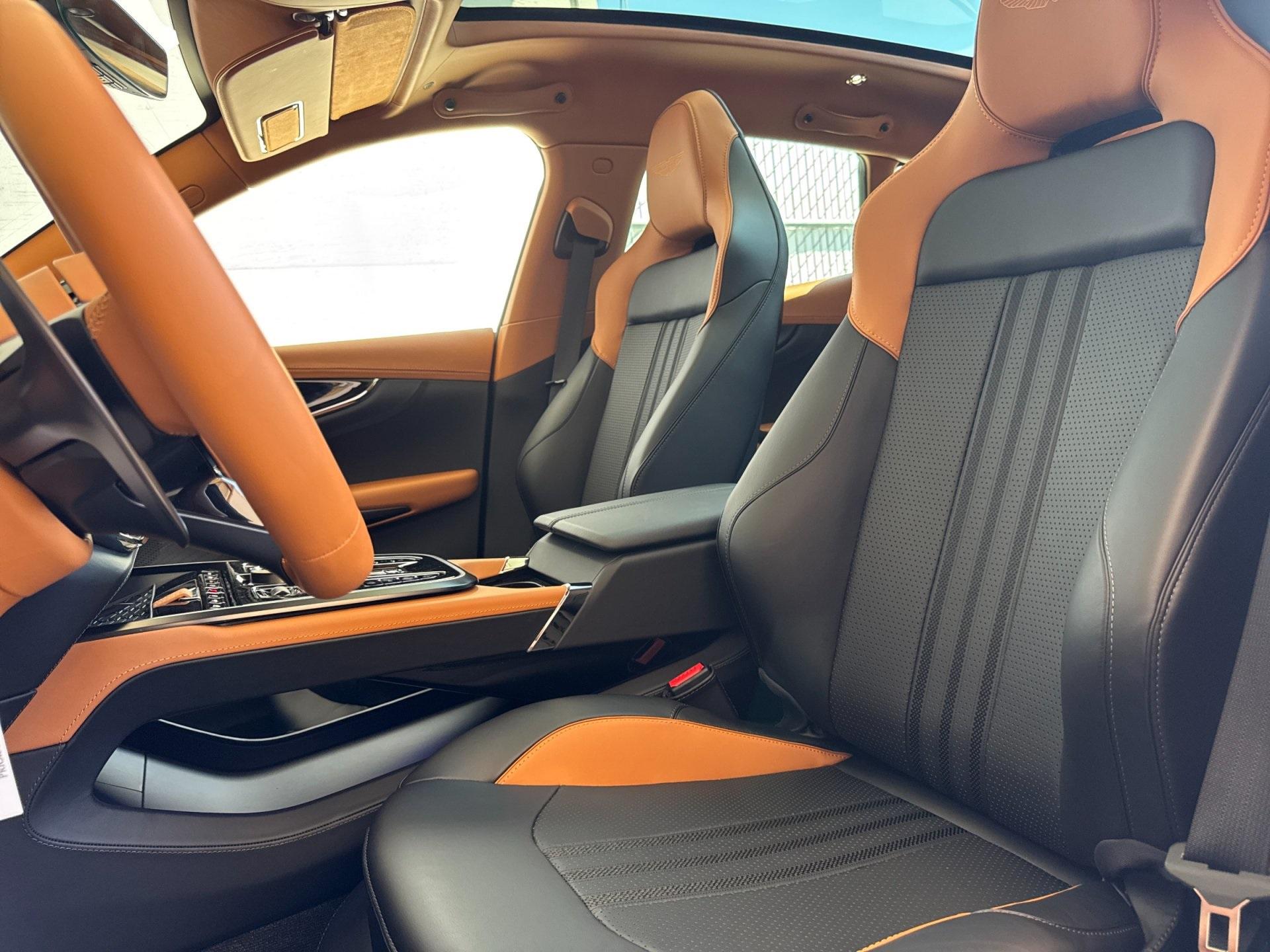 2025 Aston Martin DBX AM8 DBX707 photo 11