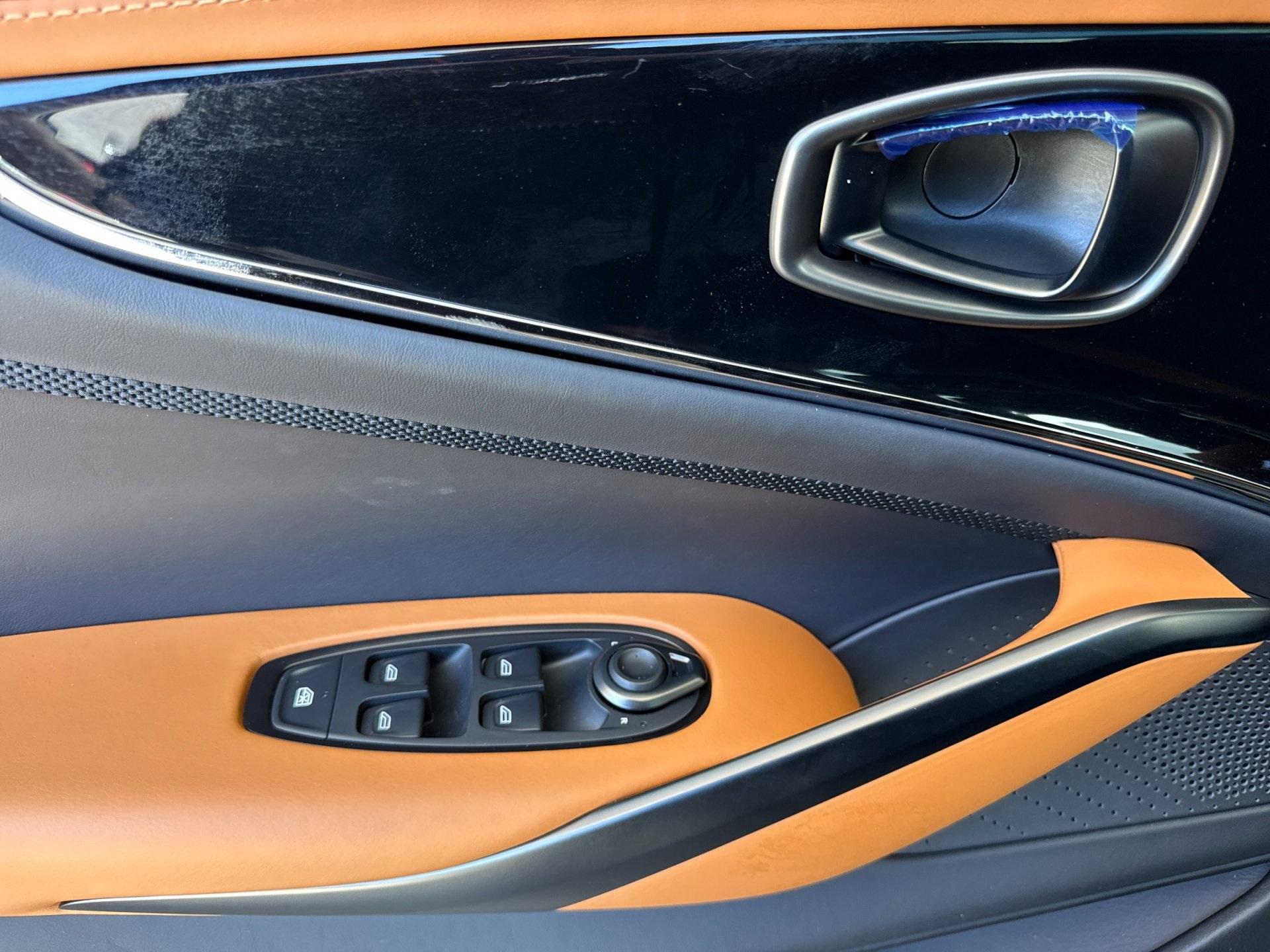 2025 Aston Martin DBX AM8 DBX707 photo 12