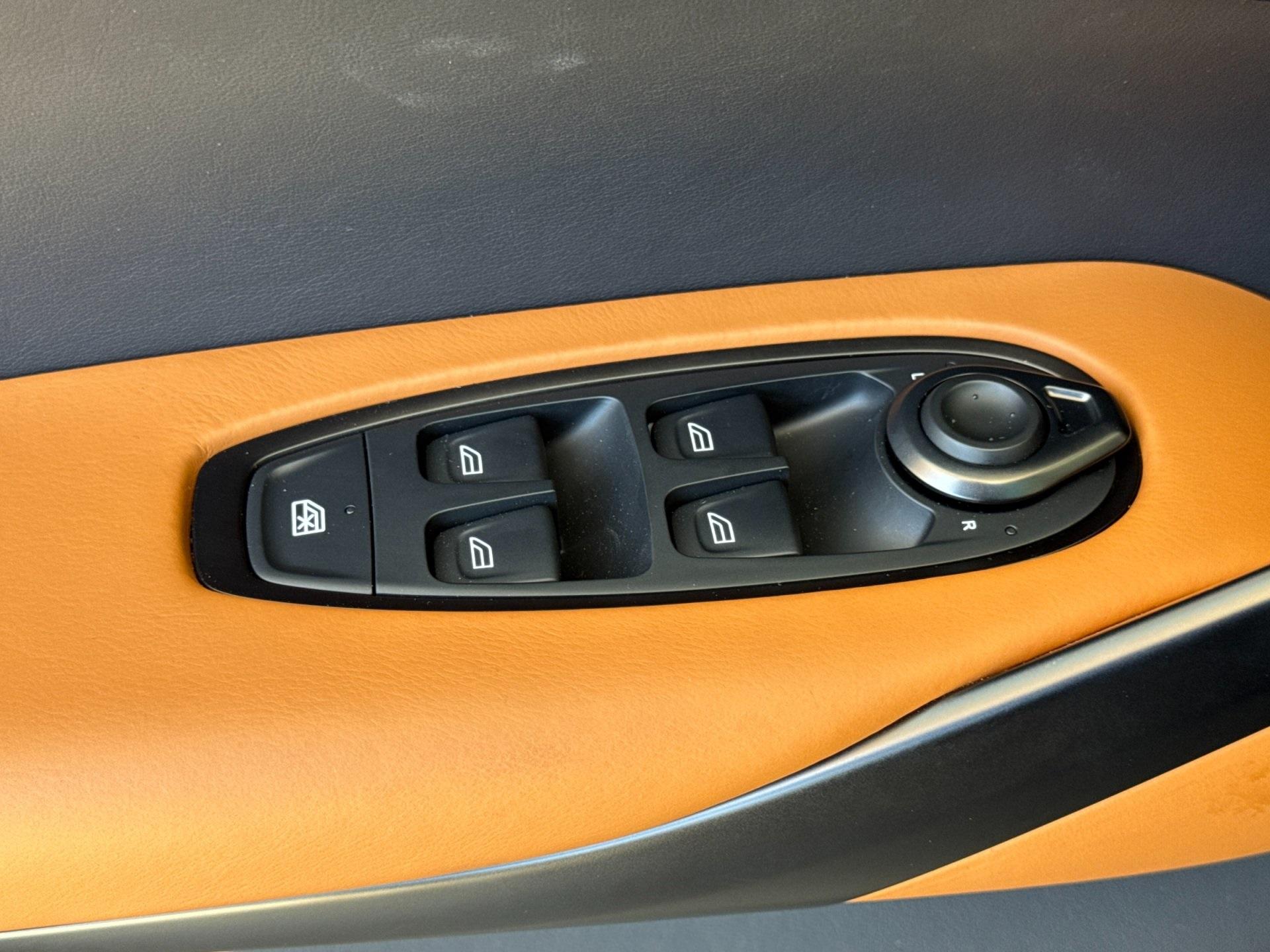 2025 Aston Martin DBX AM8 DBX707 photo 13