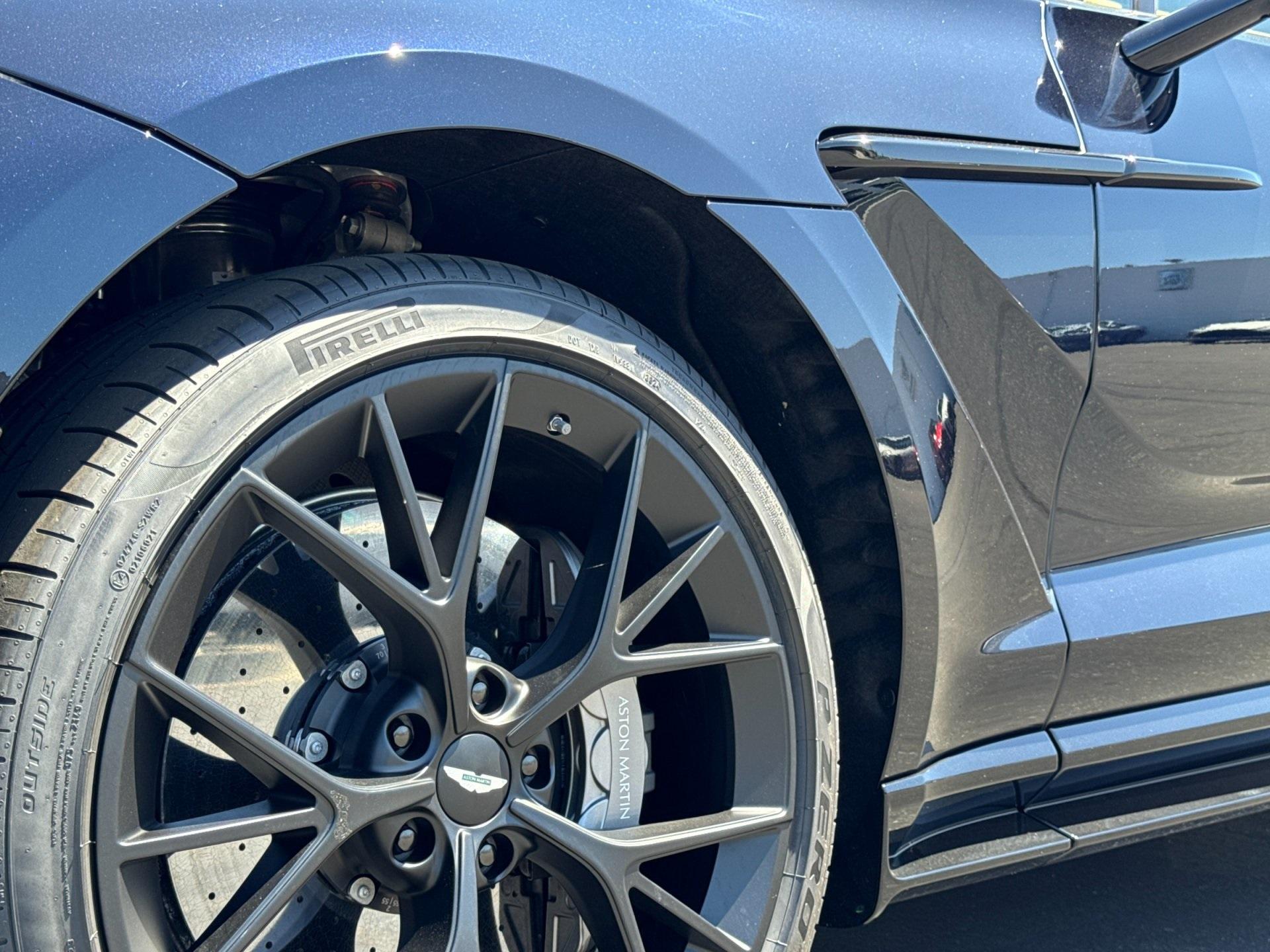 2025 Aston Martin DBX AM8 DBX707 photo 8